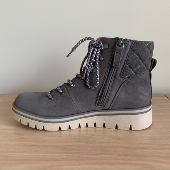 Caslon Henley Leather Water Resistant Lace Up Grey Quilted Ankle Lug Sole Bootie - Picture 14 of 16